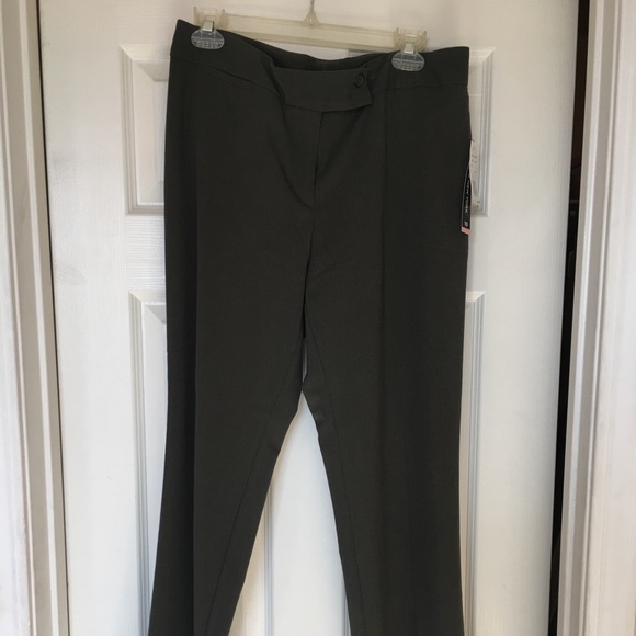 Dress pants - Picture 1 of 4
